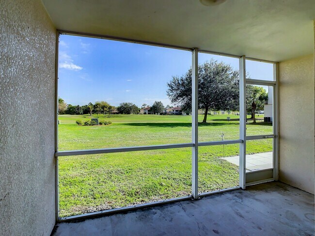 Building Photo - Deep Creek Townhome - Golf Course View (ONE FREE MONTH RENT FOR QUALIFIED APPLICANTS!)