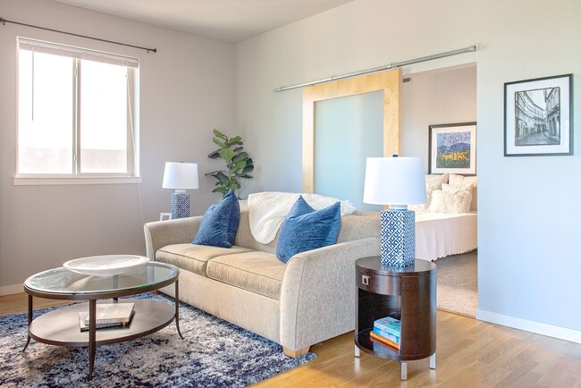 Building Photo - 2B/2B Luxury Louisville Condo with Mountai...