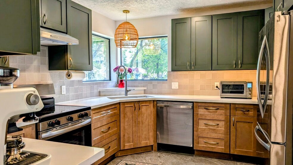 Kitchen - 15707 Downford Dr