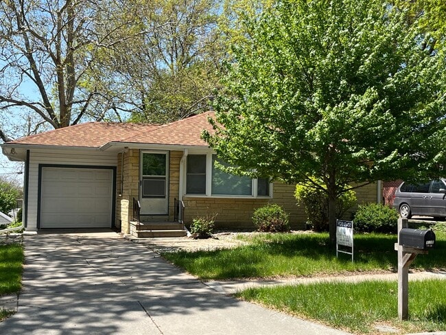 Primary Photo - 1819 N 58th St
