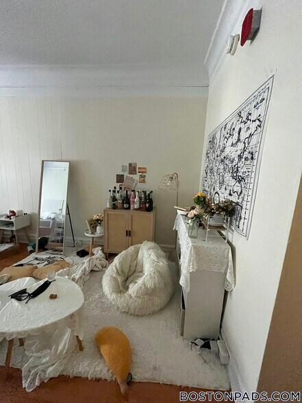 Building Photo - 62 Boylston St