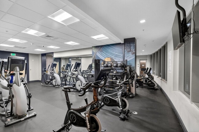 Building Photo - 1750 N Bayshore Dr