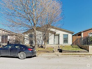 Building Photo - No Application Fees* $1000 off 1st Months ...