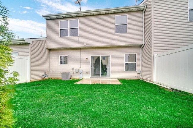 Building Photo - 7511 E 111th Ln