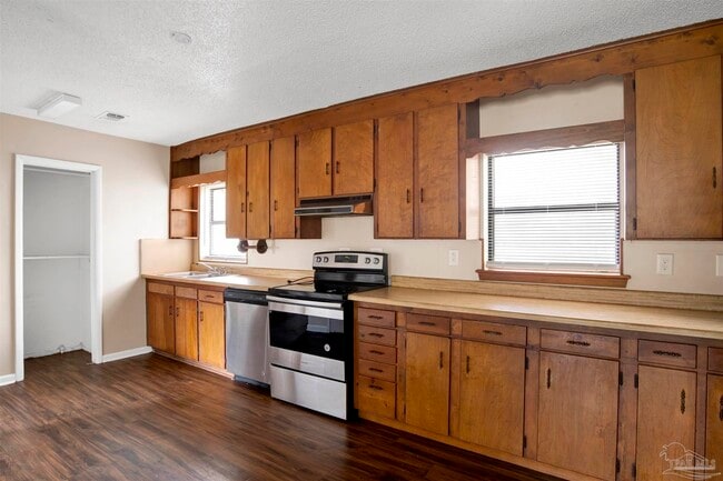 Building Photo - 2802 W Gonzalez St