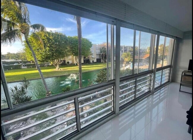 Building Photo - 300 Waterway Dr S