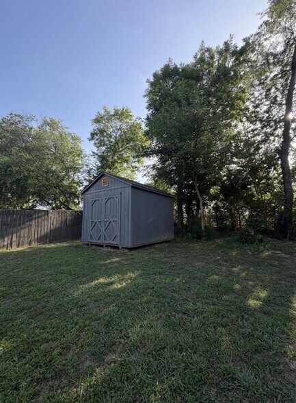Building Photo - 3531 Sandpiper Dr