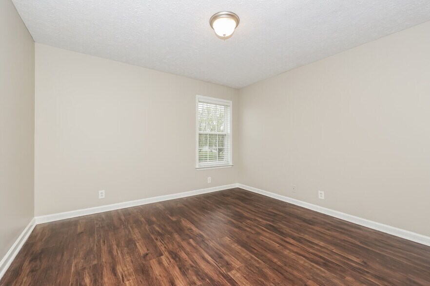 Building Photo - 1243 Lasalle Dr