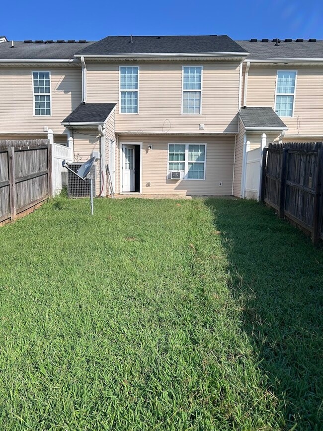 Building Photo - 1809 Thrasher Ct