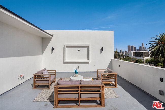 Building Photo - 1247 1/2 W Bellevue Ave