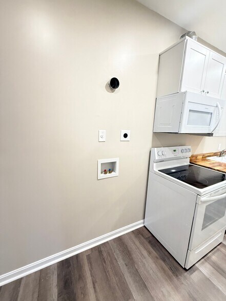 Building Photo - 1233 Vincennes St