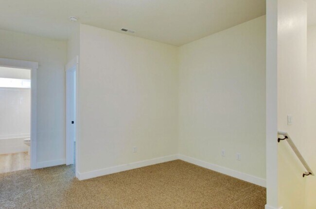 Building Photo - 2875 W Cody Dr