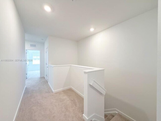 Building Photo - 0 NE 13th St