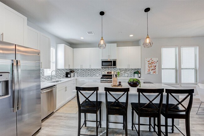 Building Photo - 18732 Centro Main St