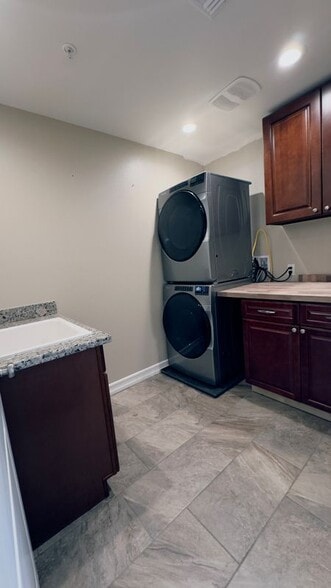 Building Photo - 14012 Quailridge Dr