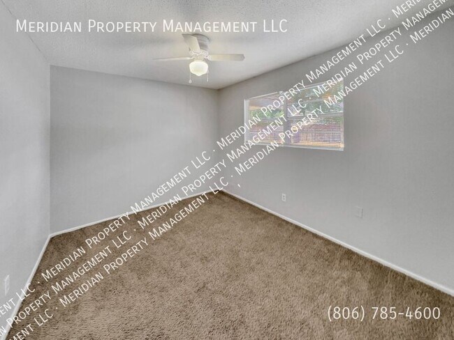 Building Photo - 1708 Elkhart-C