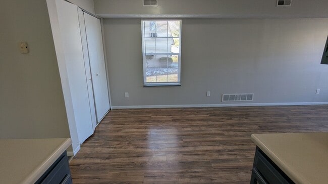 Building Photo - MN Cedar Village (859)