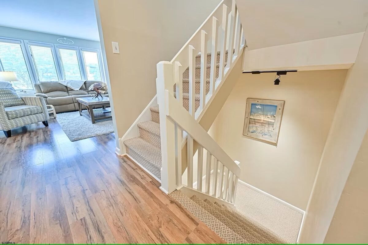 Building Photo - 518 W Brigantine Ave