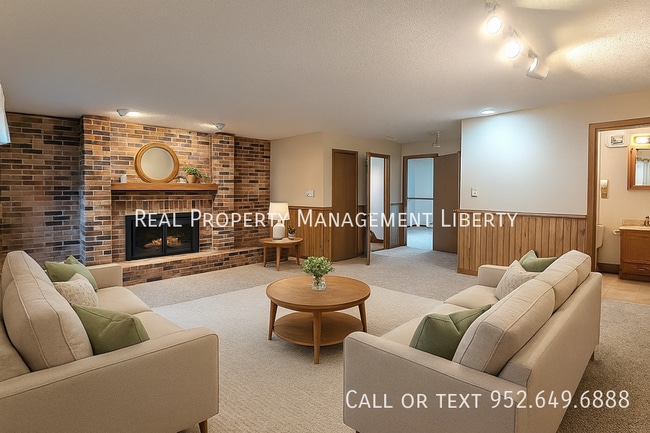 Building Photo - 15229 Bludorn Circle-