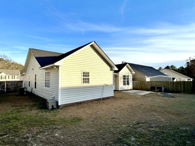 Building Photo - 4418 Clifton Dr