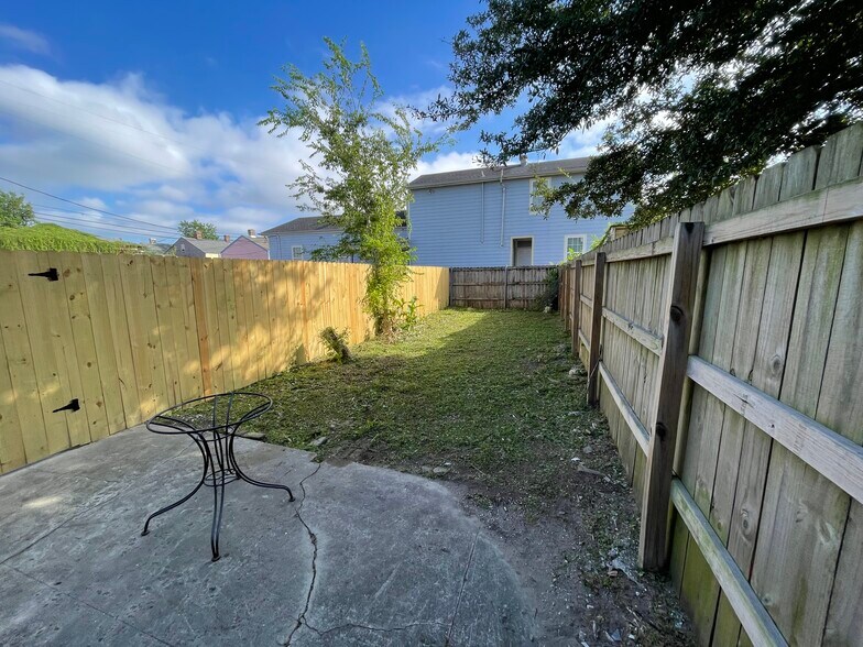 Building Photo - 2439 Second St