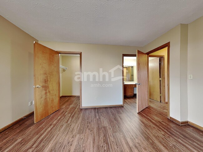 Building Photo - 4705 Norwich Ct