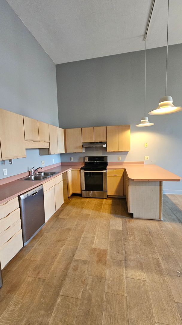 Building Photo - 2 Months Free — Downtown 2 Bedroom Near IU