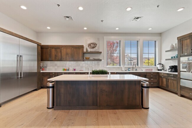 Building Photo - 2 bed 2.5 bath premium upgraded home in 55...