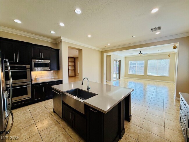 Building Photo - 7404 Eggshell Dr