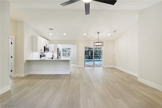 Building Photo - 390 20th Ave NW