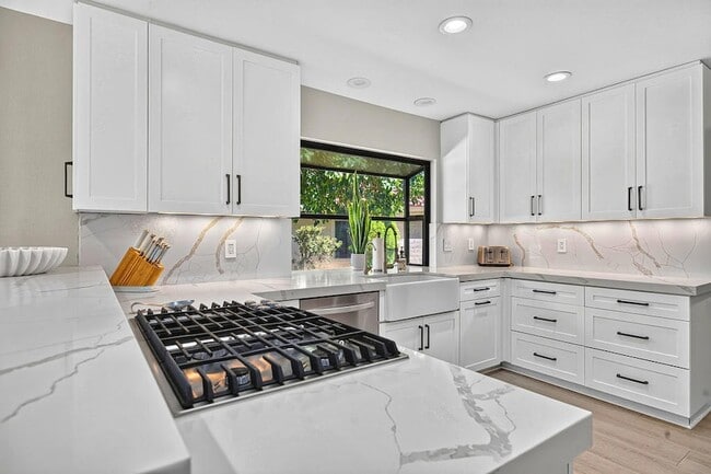 Building Photo - 77765 Cottonwood Cove
