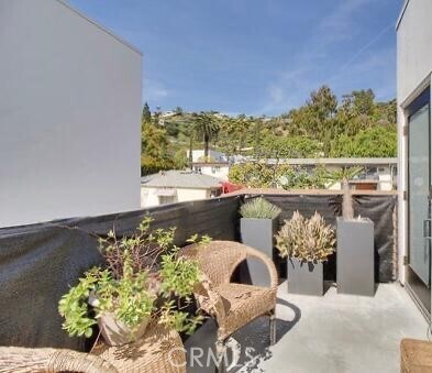 Building Photo - 1223 Larrabee St