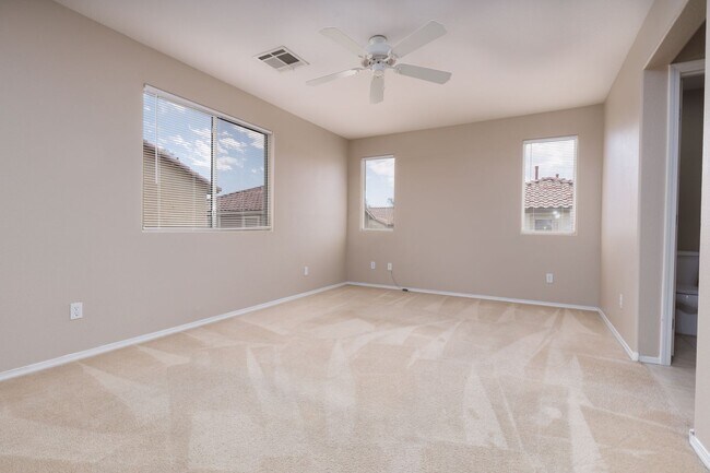 Building Photo - 3 bedroom single family home in Henderson!