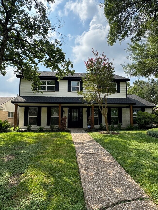 Primary Photo - 10907 Olympia Dr