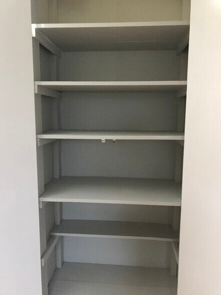 Building Photo - 11220 Vista Dr