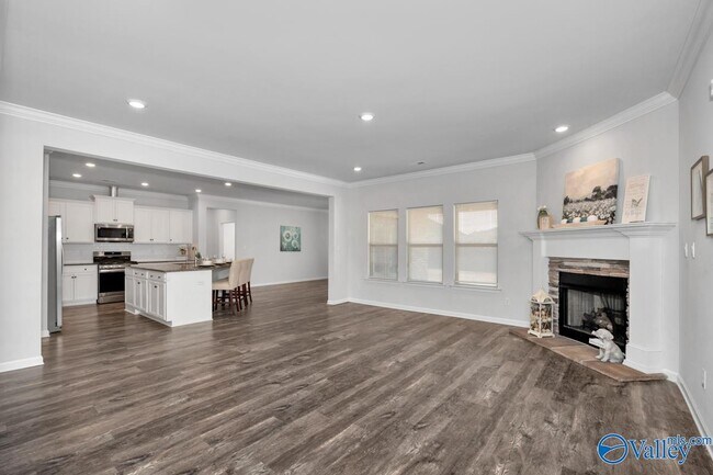 Building Photo - 106 Oak Fletcher Dr