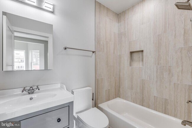 Building Photo - 1434 Parrish St