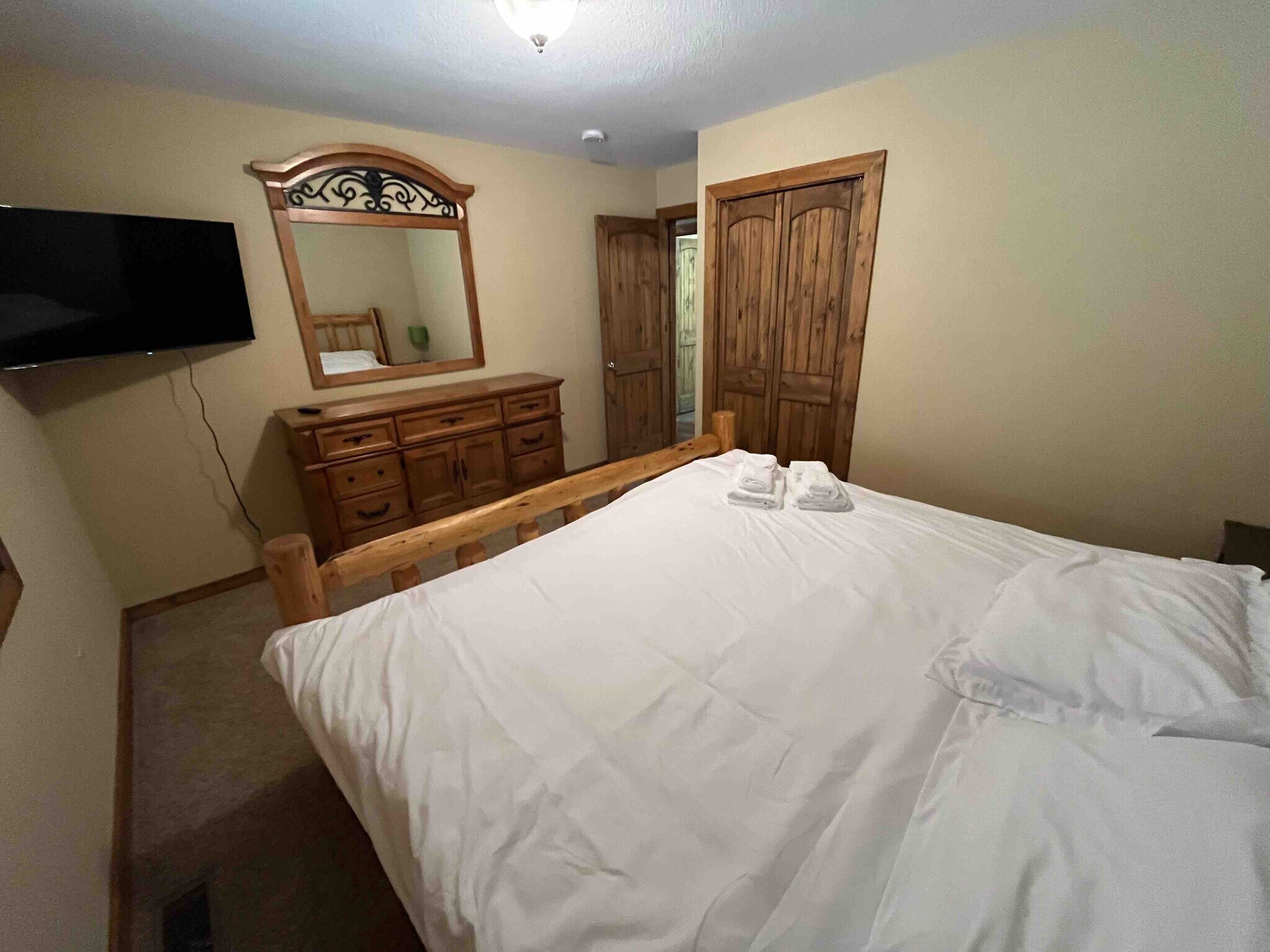 Building Photo - 511 N Aspen St