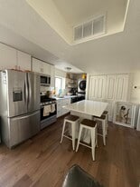Building Photo - 1498 W Parkside Dr