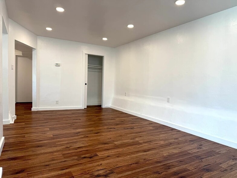 Building Photo - 1217 Tata Ln