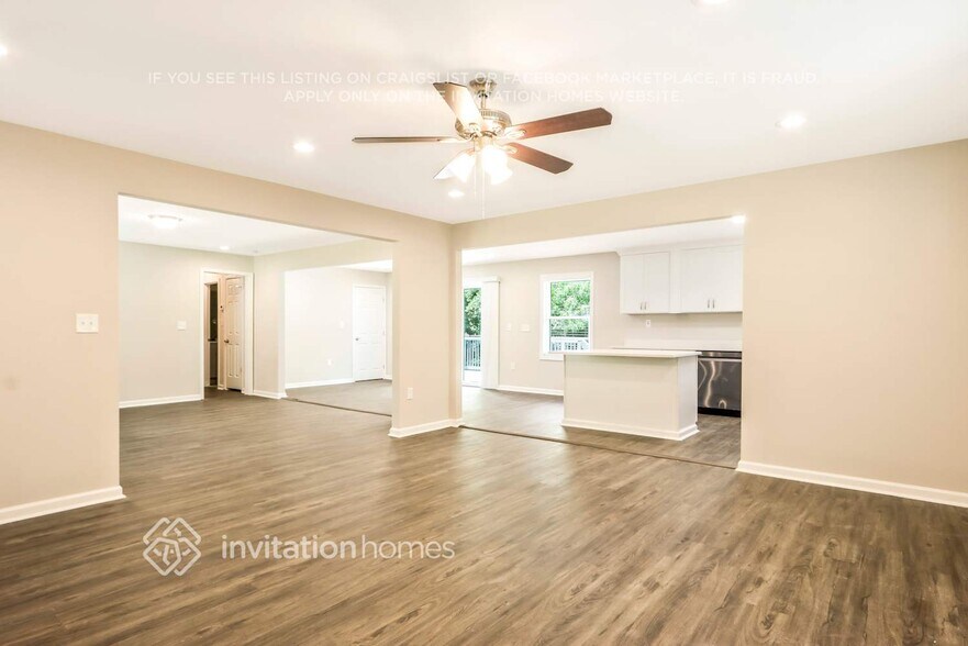 Building Photo - 5888 Simone Dr