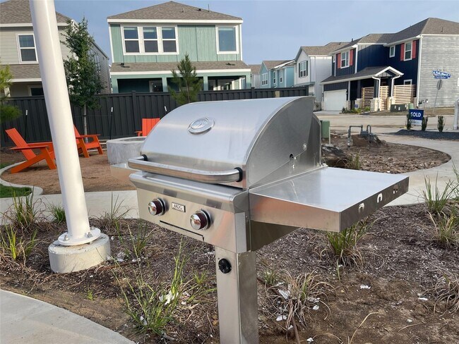 Building Photo - 629 Seabreeze Dr