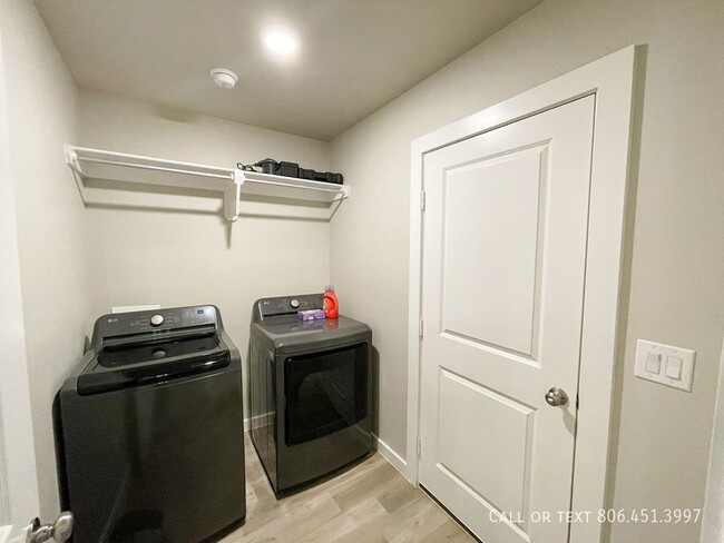 Building Photo - 3401 Urbana Pl