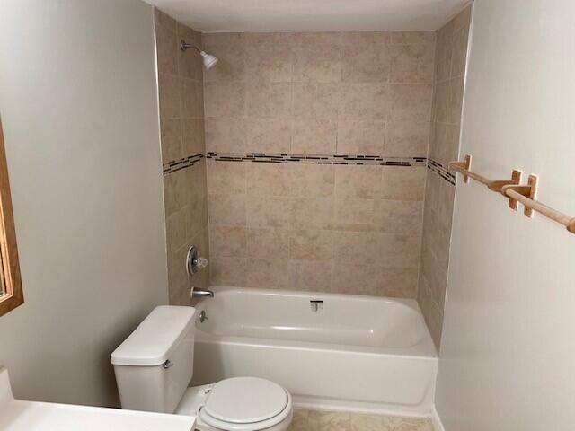 Building Photo - 301 Croton Ave