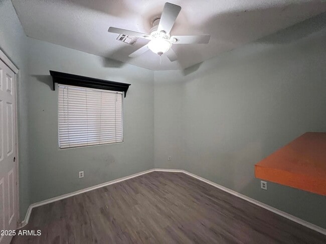 Building Photo - 1961 E Shannon St