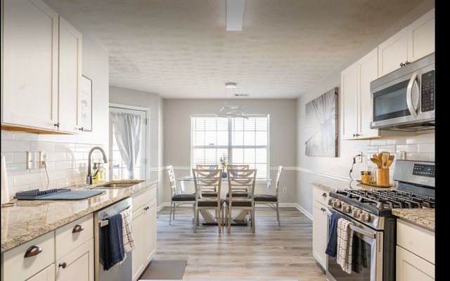 Building Photo - 353 Nunnally Dr