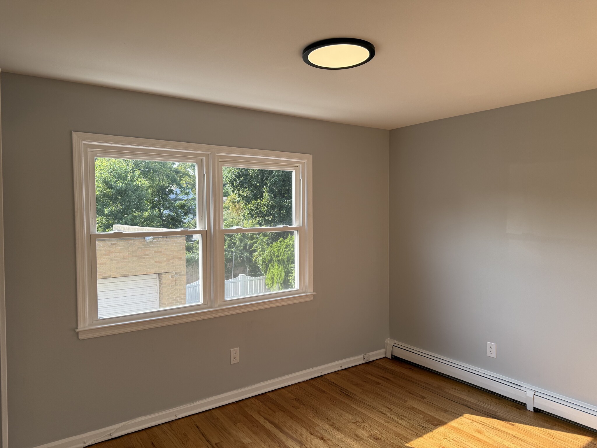 Building Photo - 286 Leonia Ave