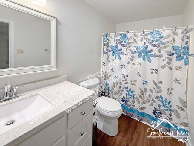 Building Photo - 1099 Sunmeadow Dr