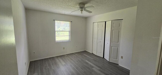 Building Photo - 304 Camillia Ln