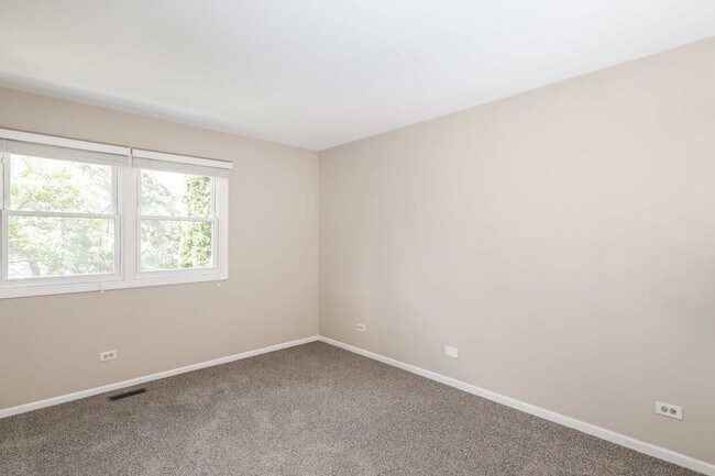 Building Photo - 134 Brookwood Ln E